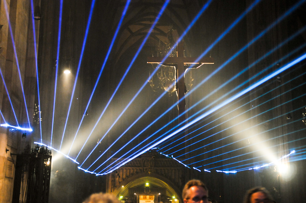 Laserbeleuchtung / Lange Nacht der Kirchen, Stephansdom, Kreuz