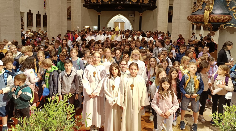 600 Kinder bei kroatischer Kinderwallfahrt im Martinsdom