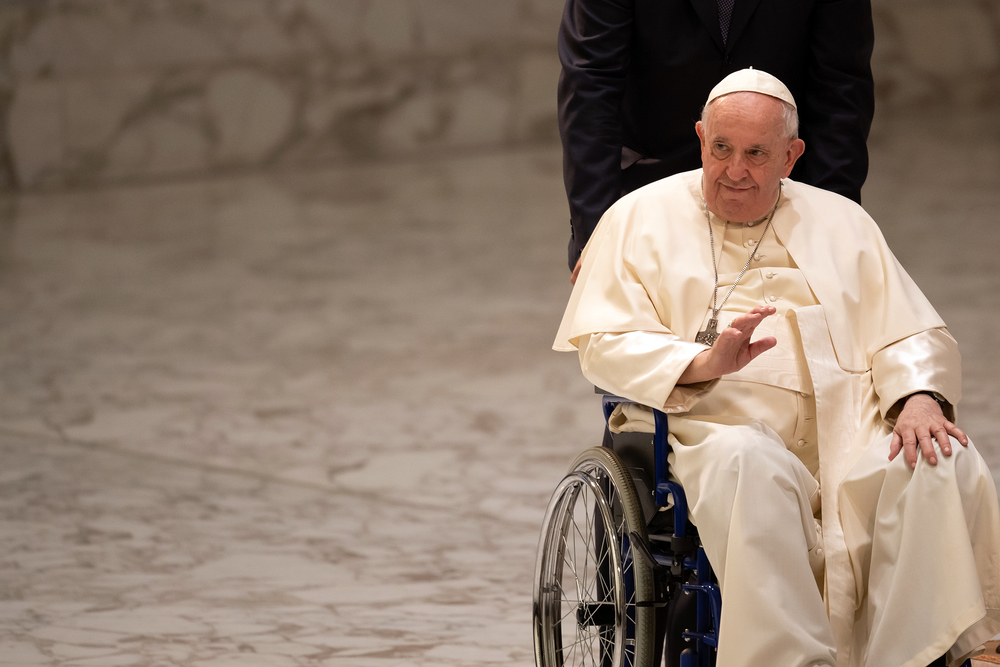 Papst Franziskus im Rollstuhl / flickr.com / Mazur / cbcew.org.uk Franziskus in einem seiner letzten Texte: 'Der Tod ist neuer Anfang'