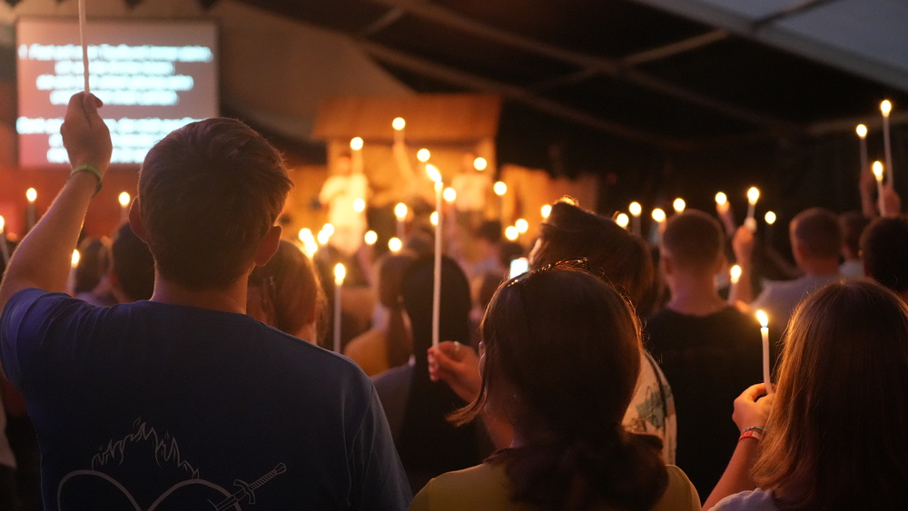 Jugend und Jungfamilien feiern in Kremsmünster / jugendtreffen.at