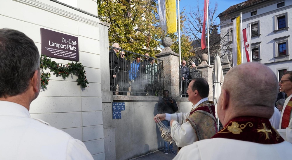 Neuer Carl-Lampert-Platz in Innsbruck gesegnet - Märtyrer der NS-Zeit