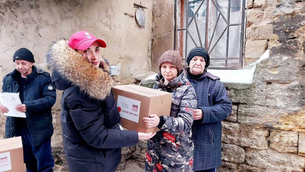 Ukrainer empfangen Hilfspaket aus Österreich / Jugend Eine Welt