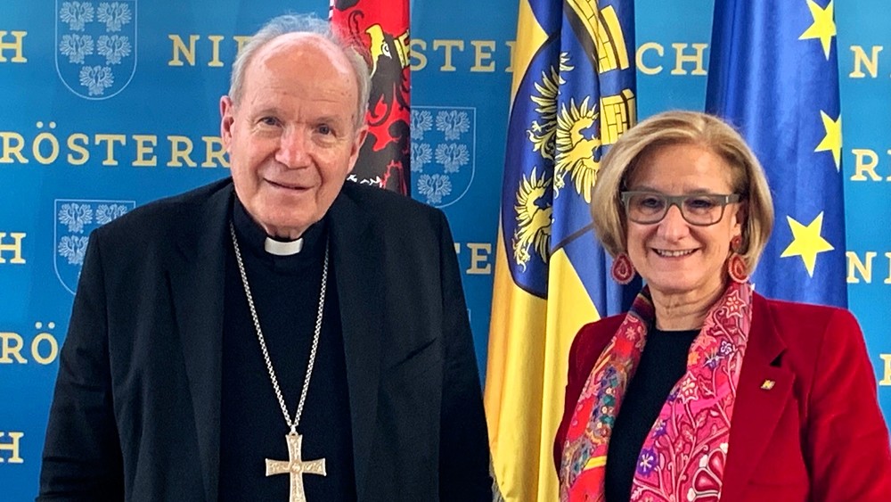 Kardinal Christoph Schönborn und NÖ-Landeshauptfrau Johanna Mikl-Leitner / Kathpress / Paul Wuthe Begegnung der NÖ-Landeshauptfrau mit Vertretern der Katholischen und Evangelischen Kirche am 19. November 2024 im St. Pöltner Landhaus