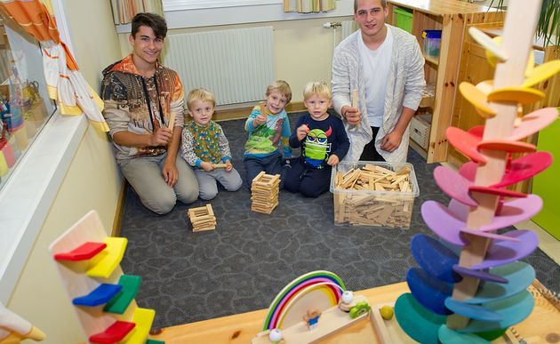 Angehende Kindergartenpädagogen bei der Praxisausbildung / Sta. Christiana - Frohsdorf
