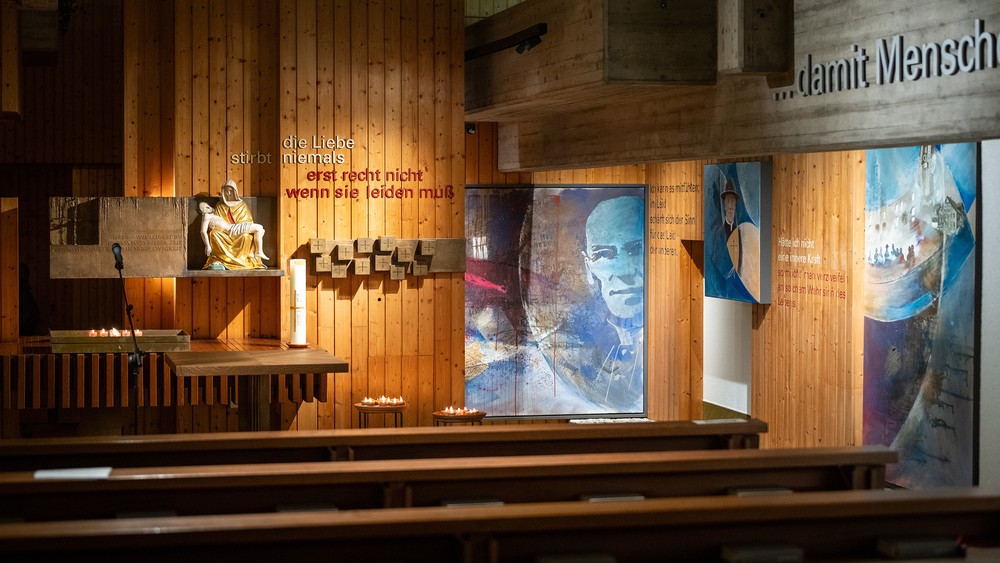 Gedenkstätte Carl Lampert in Pfarrkirche Göfis / Andreas Haller / Diözese Feldkirch Nationalsozialismus Gedenken