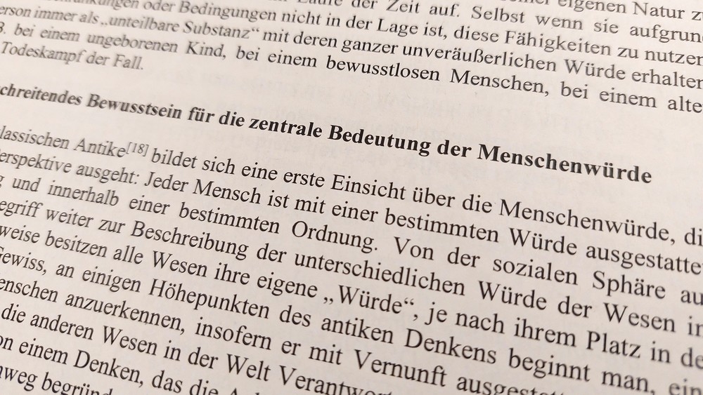 Textzeilen aus Erklärung über Menschenwürde Dignitas infinita / Kathpress Textzeilen aus Erklärung über Menschenwürde Dignitas infinita