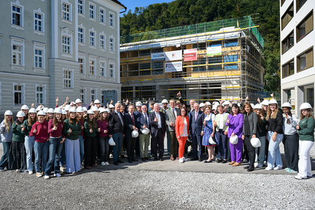 Gruppenfoto am DomplatzWallfahrt der Maturant:innen