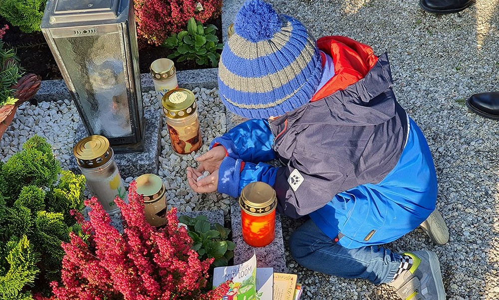 Stationenweg zum Thema Tod für Kinder am Linzer Barbarafriedhof