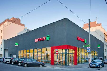 Caritas betreibt ersten Supermarkt für Langzeitarbeitslose / Facebook / Spar Wien