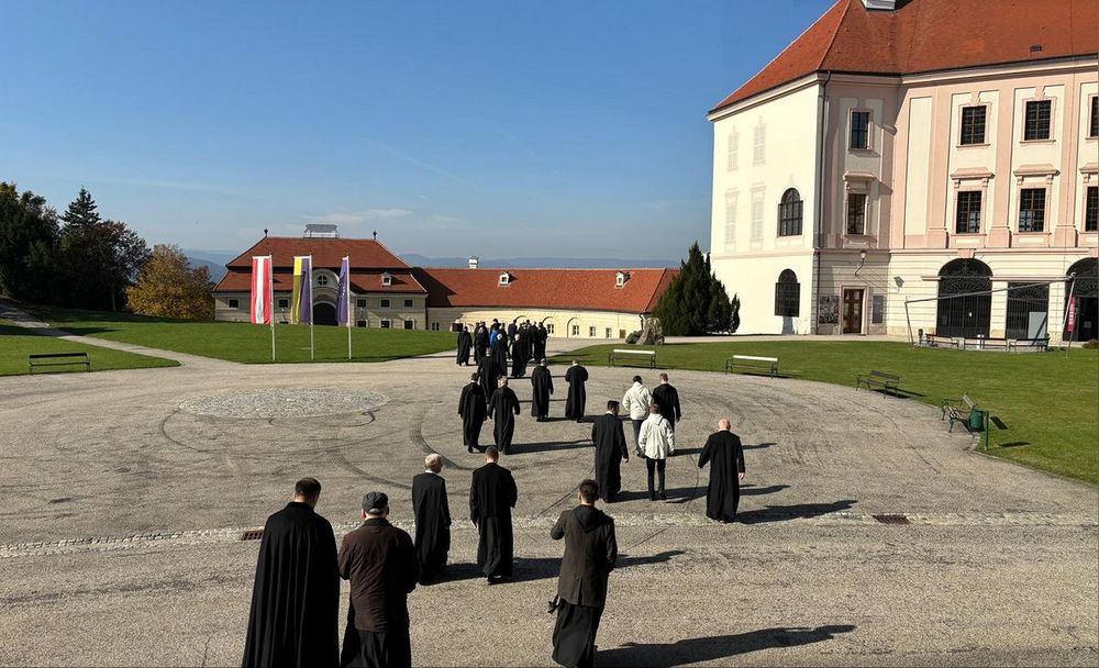 Benediktiner beim Generalkapitel in Sitft Göttweig