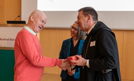 Stefan Reiter erhält Ehrenzeichen der Ordenskonferenz