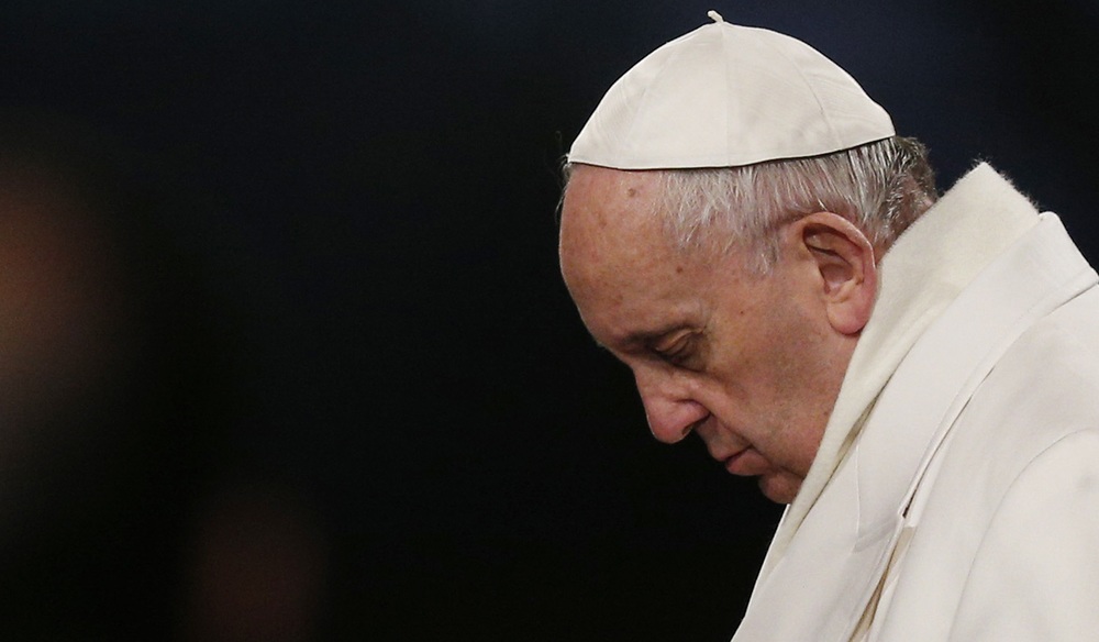 Papst Franziskus im Gebet versunken / kna-bild.de / Paul Haring Papst wusste offenbar um baldigen Tod