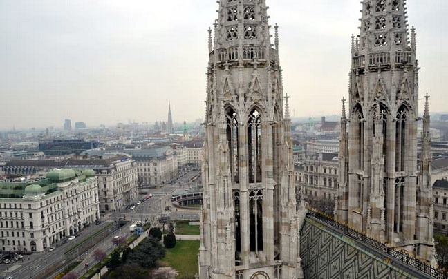 Wien von der Votivkirche aus