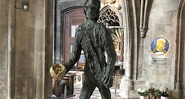 Neuer Weihwasserspender im Stephansdom / Erzdiözese Wien