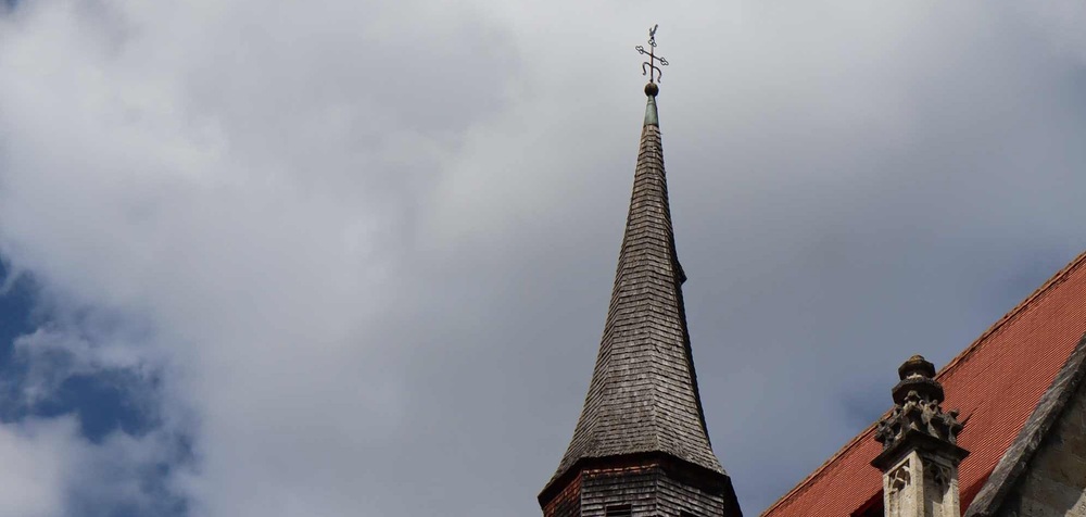 Steiermark: Umgang mit Hakenkreuz auf Kirchturm entschieden