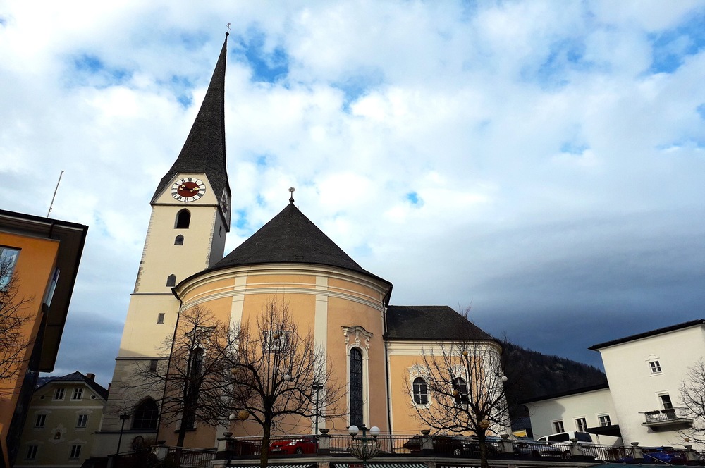 Live aus der Pfarrkirche St. Nikolaus in Bad Ischl: - Katholischer Gottesdienst - 'Dynamik der Wandlung' - Die Gemeinde feiert mit Dechant Christian ?hler und Pastoral-Assistentin Teresa Kaineder. - Im Bild: Pfarrkirche St. Nikolaus in Bad Ischl. Fot