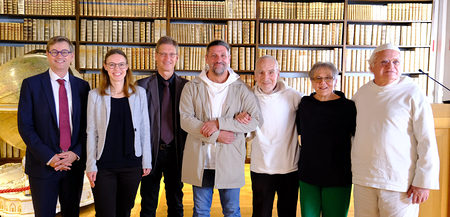 Steindl-Rast übergibt literarisches Erbe an Unibibliothek Salzburg