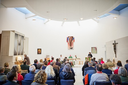 Live aus der Landhauskapelle in St. P?lten: - Katholischer Gottesdienst - Am Tag der Freiwilligen - Die Gemeinde feiert mit Di?zesanbischof Alois Schwarz. Am 10.11. findet in Nieder?sterreich der Tag der Freiwilligen statt. Im Landhausviertel in St. 