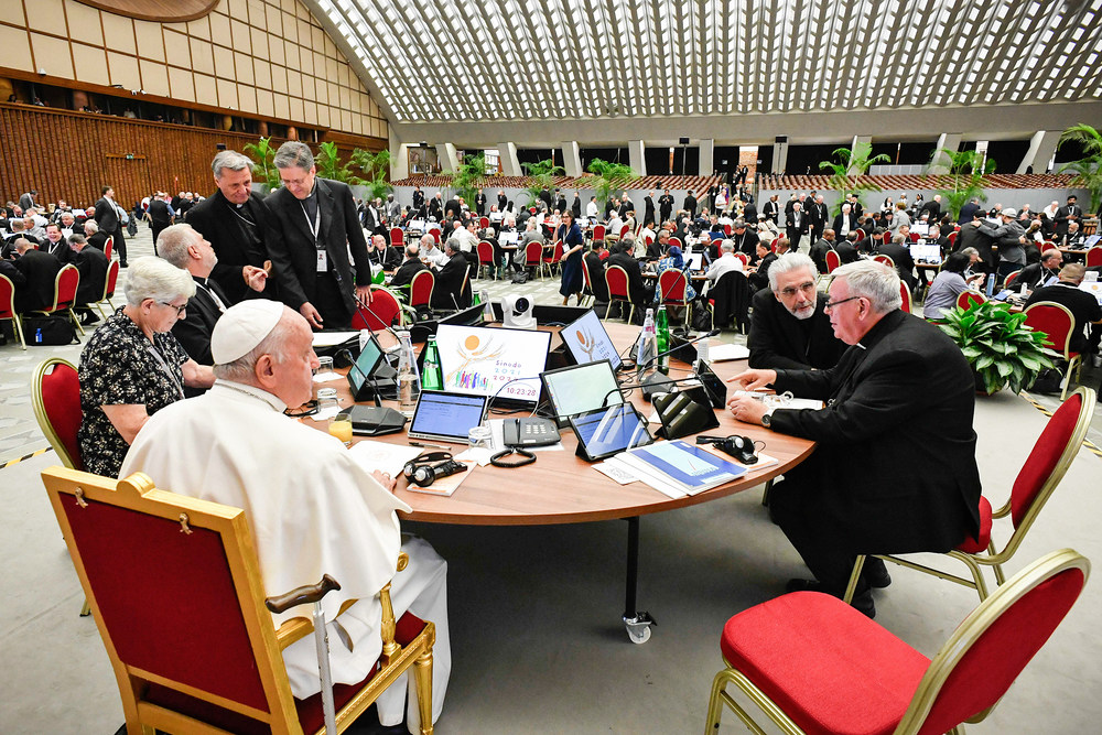 Papst Franziskus bei der Weltsynode 2023 / KNA-Bild.de Papst Franziskus bei der Weltsynode 2023