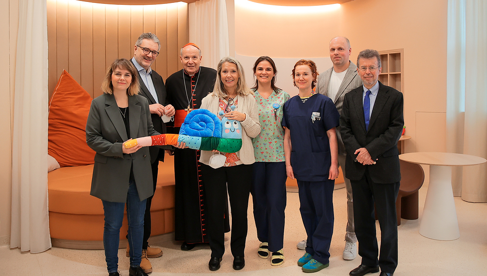 Wien: Kardinal Schönborn segnete neues Kinderpflegedomizil / Erzdiözese Wien / Schönlaub Stephan Wien: Kardinal Schönborn segnete neues Kinderpflegedomizil