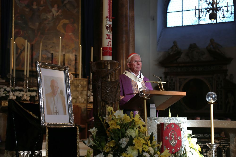 Erzbischof Franz Lackner / Erzdioezese Salzburg (eds) / Michaela Greil Lackner: Aufruf zum Gebet für Papst, Kirche, Frieden und Konklave