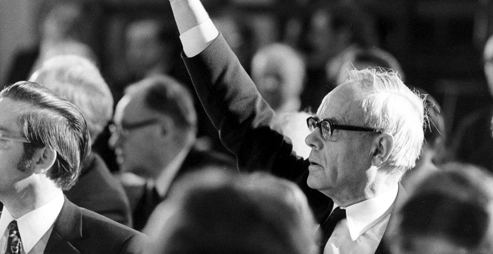 Karl Rahner während der Zweite Sitzungsperiode der Vollversammlung der gemeinsamen Synode der Bistümer der BRD in Würzburgvom 10.5. bis 14.5.1972