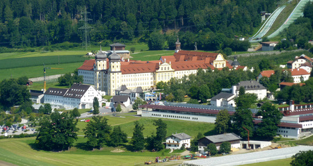 Stift Stams feiert am 3. November Abtbenediktion von Cyrill Greiter