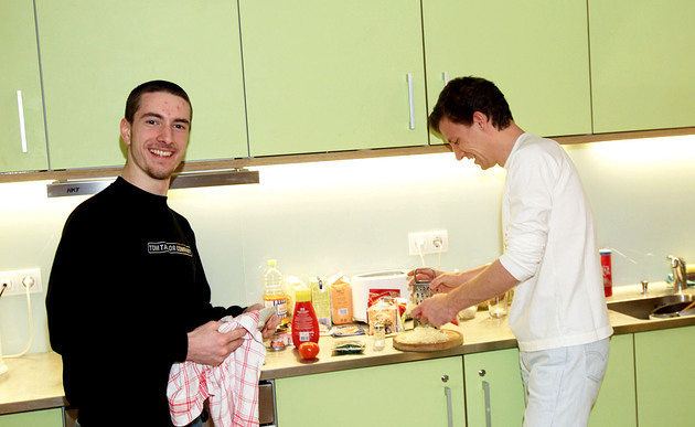 Gemeinschaftsküche eines Studentenheims / kathbild.at / Rupprecht