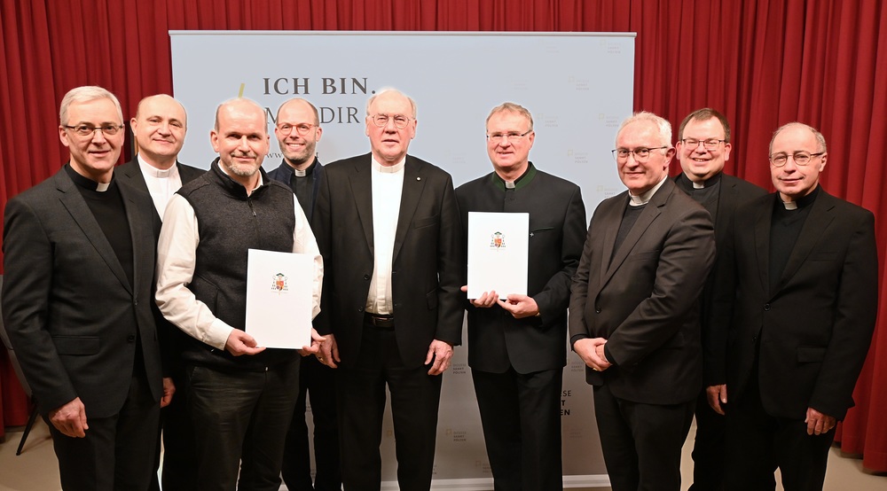 Bischof Schwarz ernennt neue Mitglieder für St. Pöltner Domkapitel / DSP Bischof Schwarz ernennt neue Mitglieder für St. Pöltner Domkapitel