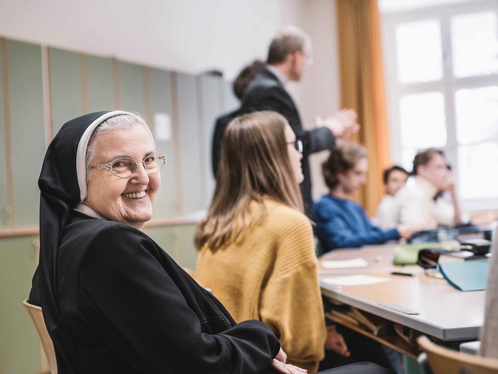 Ordensfrau in Ordensschule